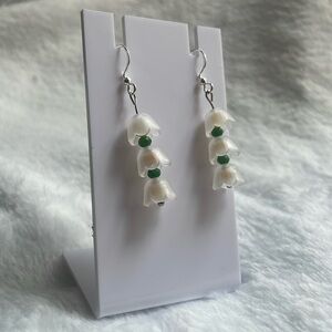 White flower, beaded dangle earrings